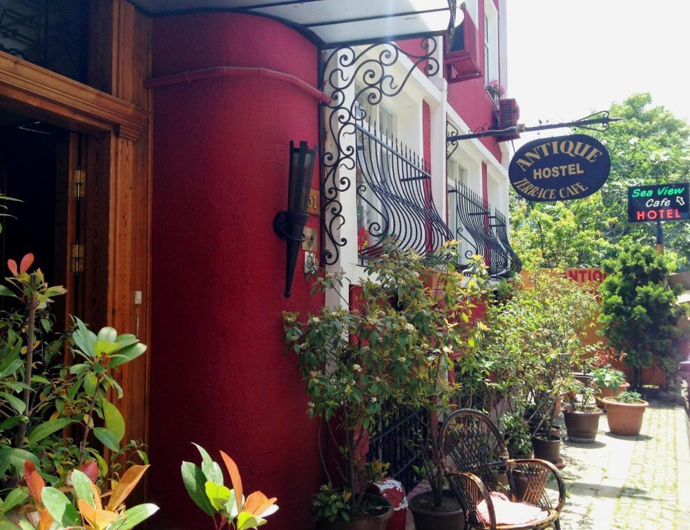 Antique Hostel *